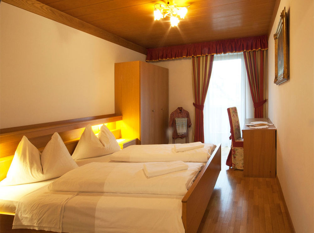 Hotel Goldene Rose Monguelfo-Tesido / Welsberg-Taisten Exterior photo