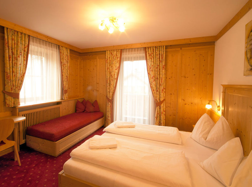 Hotel Goldene Rose Monguelfo-Tesido / Welsberg-Taisten Exterior photo